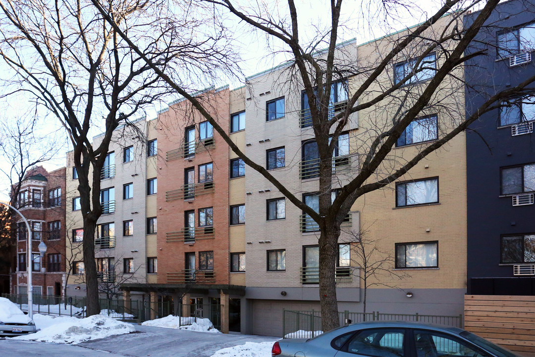 Winthrop Station Apartments in Chicago, IL - Building Photo