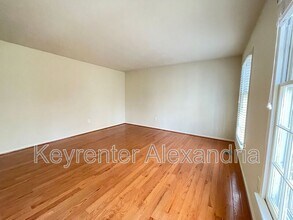 13013 Caton Pl in Manassas, VA - Building Photo - Building Photo