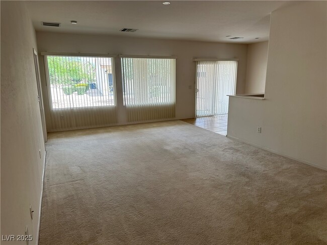 property at 7922 N Crested Starling Ct