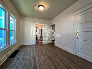1208-1210 E Main St in Kalamazoo, MI - Building Photo - Building Photo