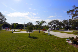 Bay Harbor Estates in Tampa, FL - Foto de edificio - Building Photo