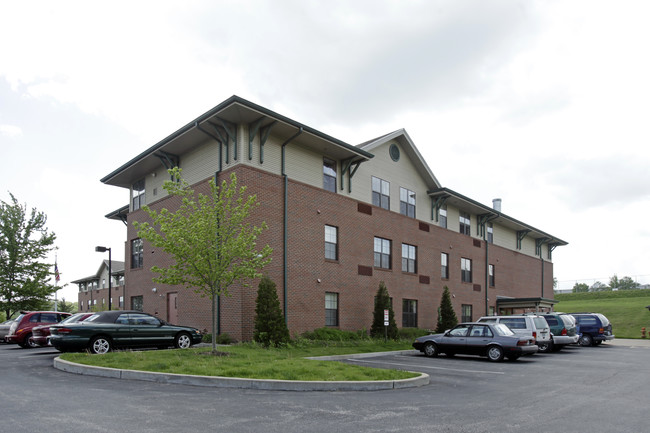 Hilltop Manor in Eureka, MO - Foto de edificio - Building Photo