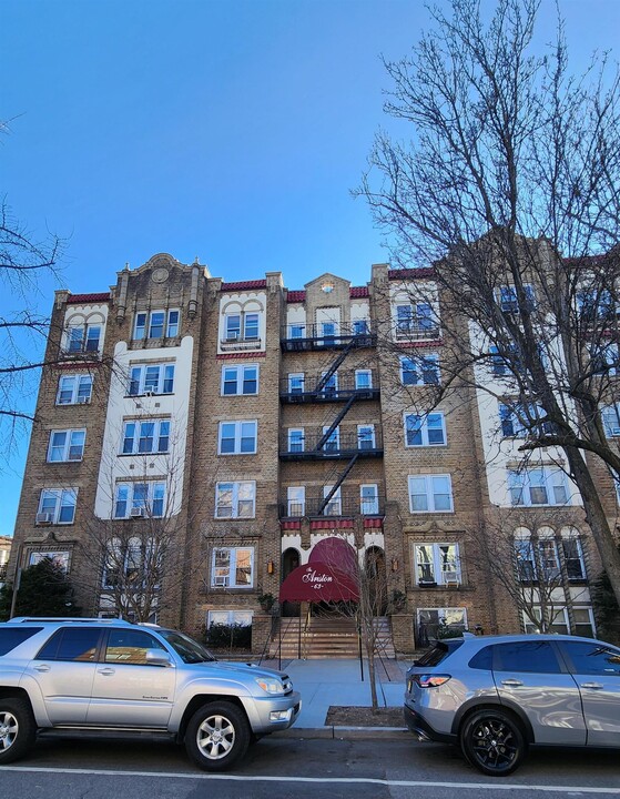 63 Sherman Pl in Jersey City, NJ - Building Photo