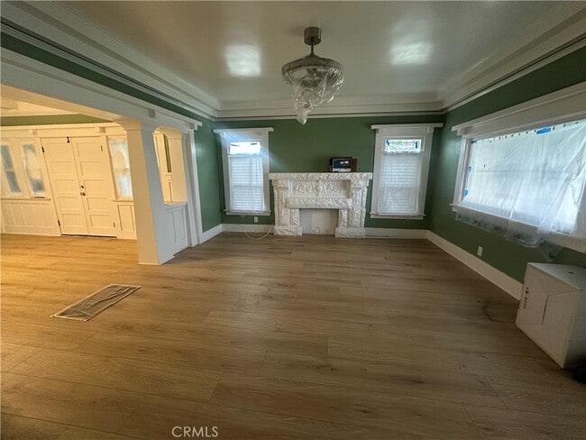 property at 1054 W 46th St