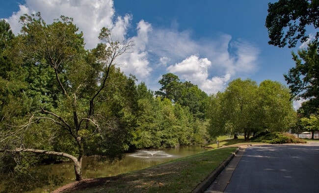 Hunter's Mill Apartments in Virginia Beach, VA - Foto de edificio - Building Photo