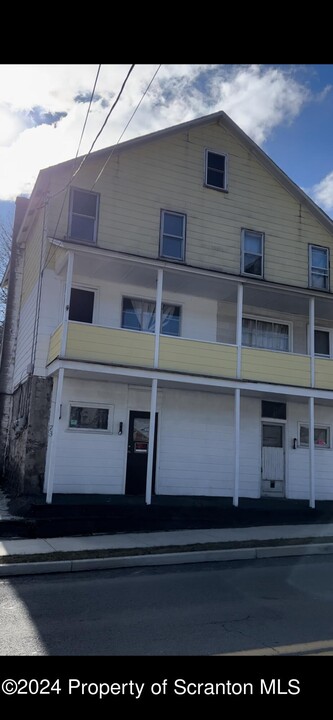 73 W Main St in Glen Lyon, PA - Building Photo