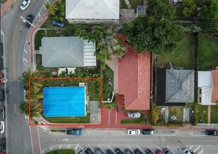 8140 Crespi Blvd in Miami Beach, FL - Foto de edificio - Building Photo