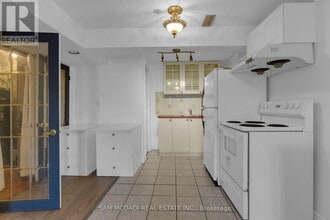 5477 Palmerston Crescent in Mississauga, ON - Building Photo - Building Photo