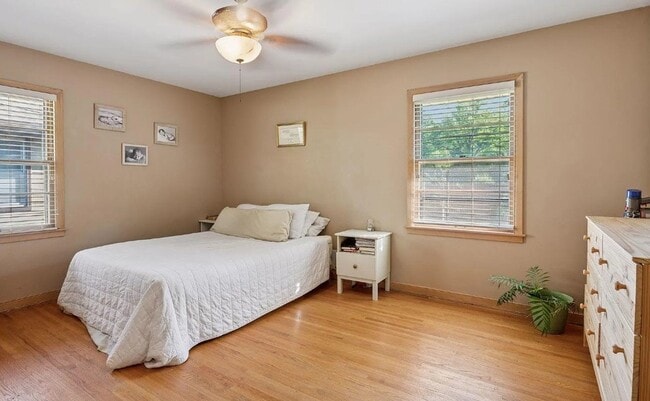 2307 Harding St NE in Minneapolis, MN - Building Photo - Building Photo