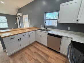 3685 E Brutus St in Weedsport, NY - Foto de edificio - Building Photo