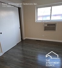 1324 Tinker Way, Unit 723 in Glenview, IL - Building Photo - Building Photo