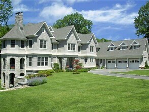 314 Den Rd in Stamford, CT - Building Photo - Building Photo