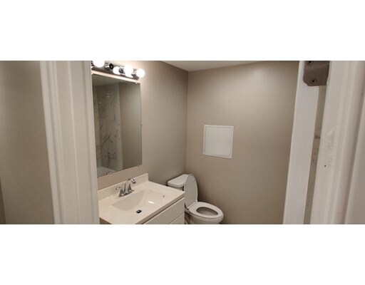 32 Hartwell St-Unit -A in Boston, MA - Building Photo - Building Photo