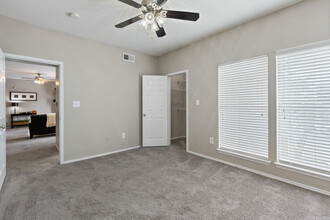 Western Station Apartments in Fort Worth, TX - Building Photo - Interior Photo