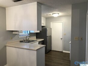 104 Woodlawn Dr in Madison, AL - Building Photo - Building Photo