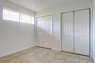 717 Fairmont Apartments in Bloomington, IL - Building Photo - Building Photo