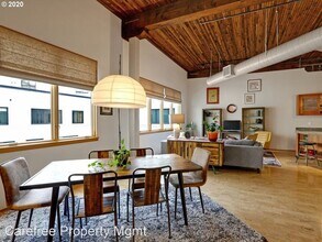 1420 NW Lovejoy St-Unit -#725 in Portland, OR - Building Photo - Building Photo