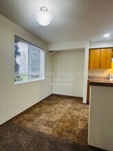 8314 SE Yamhill St in Portland, OR - Building Photo - Building Photo