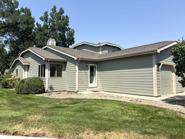 933 E Prospect Rd