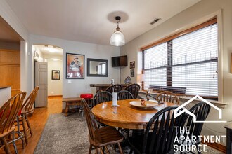 2330 W Huron St, Unit 1 in Chicago, IL - Building Photo - Building Photo