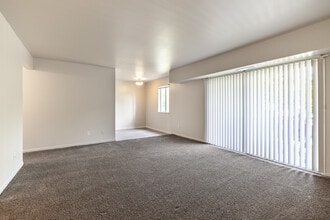 Camelot Apartments in Ypsilanti, MI - Building Photo - Interior Photo