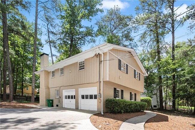 property at 4695 N Peachtree Rd