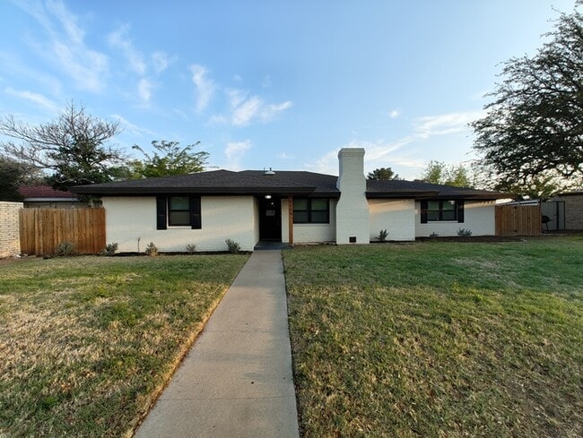 property at 2404 Northtown Ct