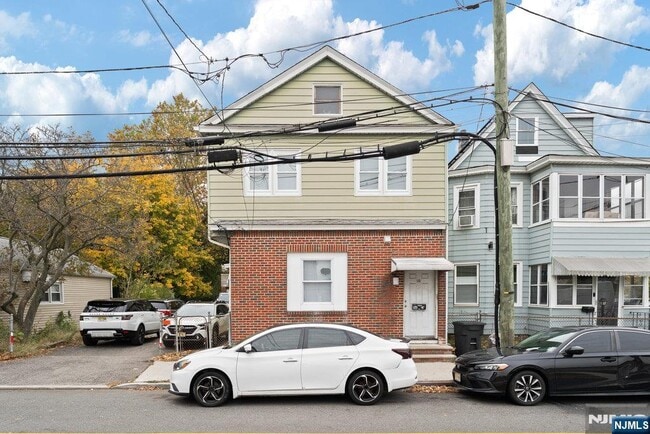 16 John St in Lodi, NJ - Building Photo - Building Photo