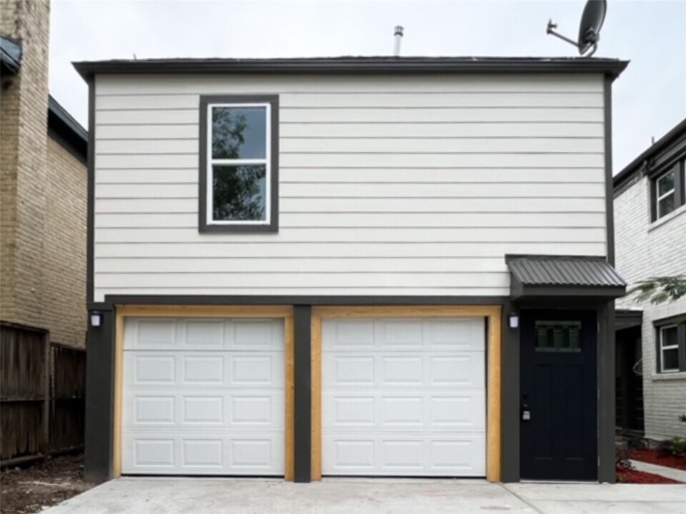 4704 Greenbriar Dr in Houston, TX - Building Photo