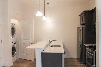 226 New York Ave in Huntington, NY - Foto de edificio - Building Photo