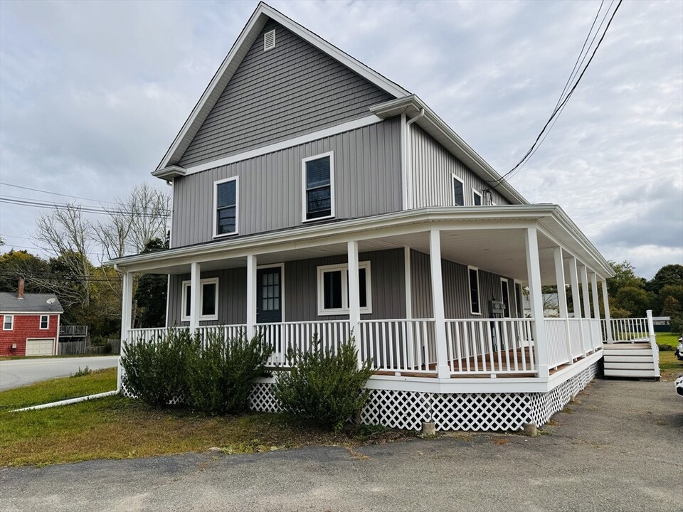 88 Miller St in Middleboro, MA - Foto de edificio