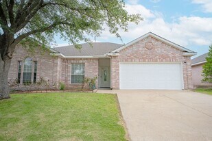 1003 Morningside Dr in Grand Prairie, TX - Building Photo