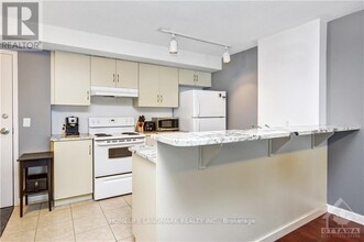 138-138 Somerset St W in Ottawa, ON - Building Photo - Building Photo