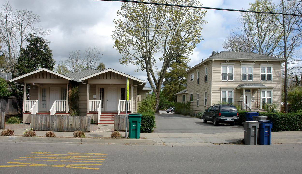 528 Fitch St in Healdsburg, CA - Building Photo