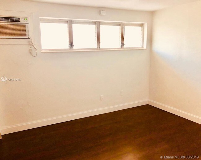 3071 SW 27th Ave-Unit -28 in Miami, FL - Foto de edificio - Building Photo