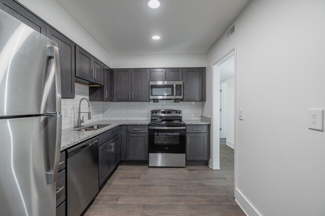 Royal Arms of Green Hills in Nashville, TN - Building Photo - Interior Photo