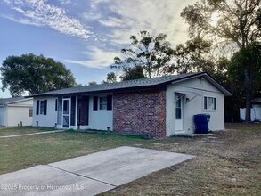 7322 Pinehurst Dr in Spring Hill, FL - Building Photo - Building Photo