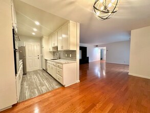 4521 Colbath Ave, Unit 103 in Los Angeles, CA - Building Photo - Building Photo