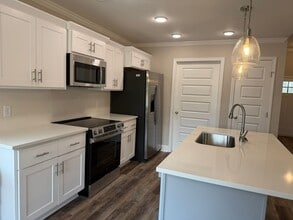 408 S Zetterower Ave in Statesboro, GA - Building Photo - Building Photo