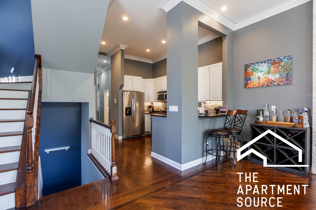 3739 N Sheffield Ave, Unit 1 in Chicago, IL - Building Photo