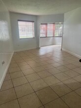 1663 NE Miami Gardens Dr in North Miami Beach, FL - Building Photo - Building Photo