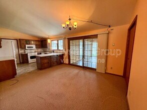 1525 Clark St in Ottawa, IL - Building Photo - Building Photo