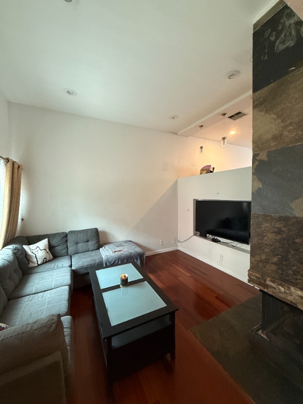 27609 Nugget Dr in Santa Clarita, CA - Building Photo - Building Photo