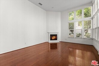 6010 S Celedon Creek in Los Angeles, CA - Building Photo - Building Photo