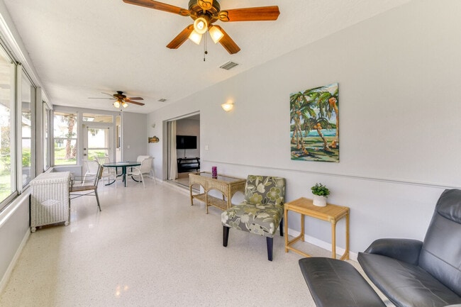 1648 Idle Ln in Sarasota, FL - Building Photo - Building Photo