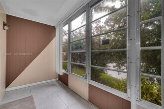 5320 NW 11th St in Lauderhill, FL - Building Photo - Building Photo