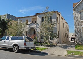 443 N Curson Ave Apartments