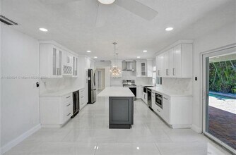 11280 NW 40th St in Coral Springs, FL - Building Photo - Building Photo