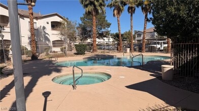 5655 E Sahara Ave in Las Vegas, NV - Building Photo - Building Photo