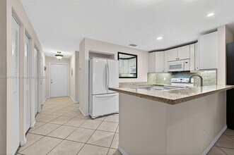 616 Woodgate Ln in Sunrise, FL - Building Photo - Building Photo